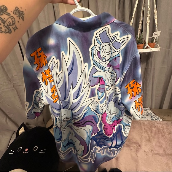 Dragon Ball Z Graphic Button Up • Manga Collection • Medium - Picture 4 of 7